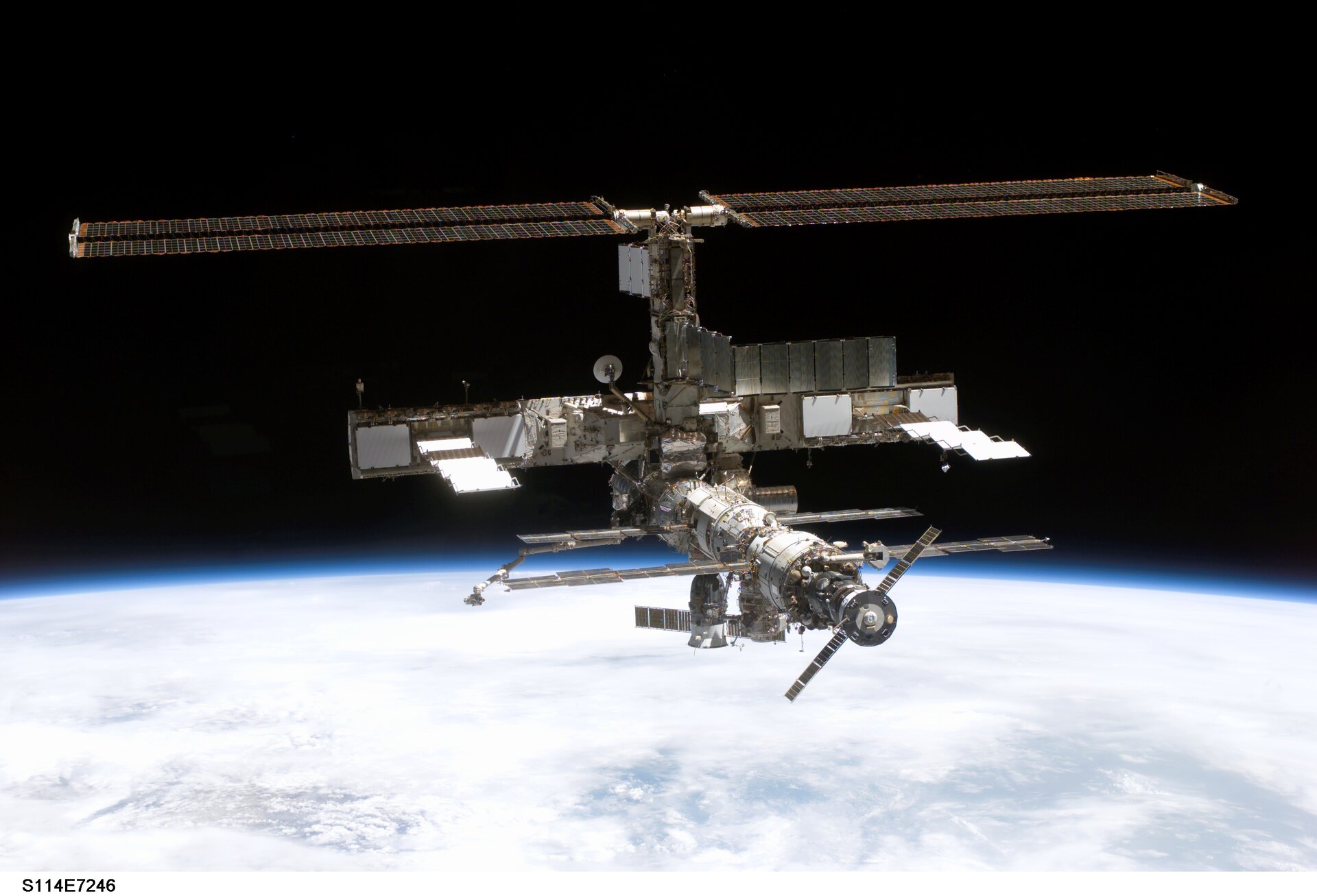 Bilder av hela den internationella rymdstationen framför jorden i bakgrunden är väldigt populära