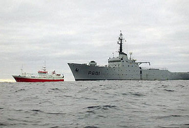 Un navire de la Marine française intercepte un chalutier pirate