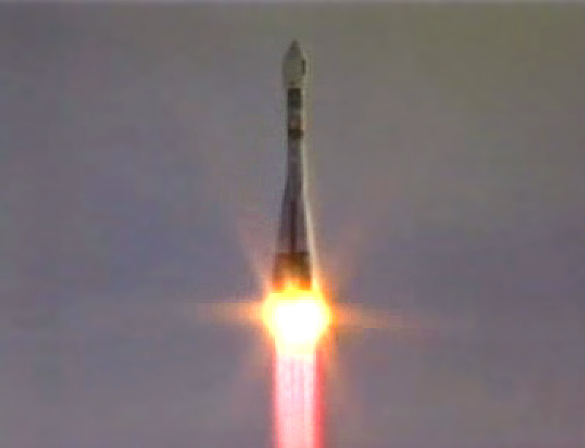Lift off of Soyuz carrying GIOVE-A