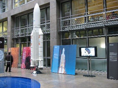 Modell der europäischen Trägerrakete Ariane 5
