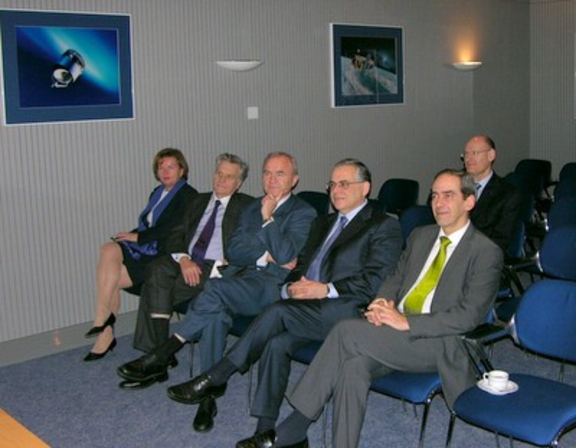ECB Executive Board in ESOC briefing room