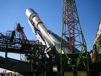 Erection of the Soyuz rocket at the launch tower