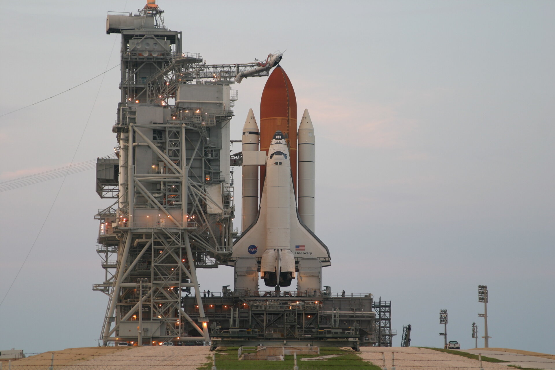 Space Shuttle Discovery stands ready on Launch Pad 39B