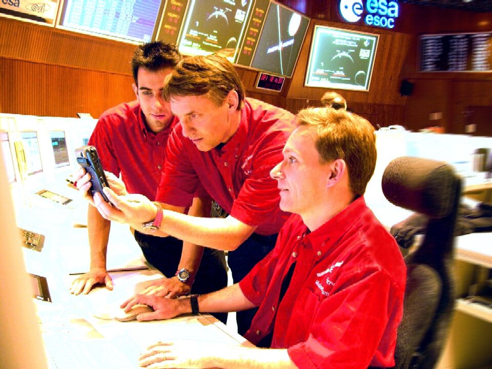 Das SMART-1 Team im Hauptkontrollraum in Darmstadt (ESOC)