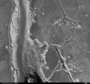 Kasei Valles, black and white view of Southern branch