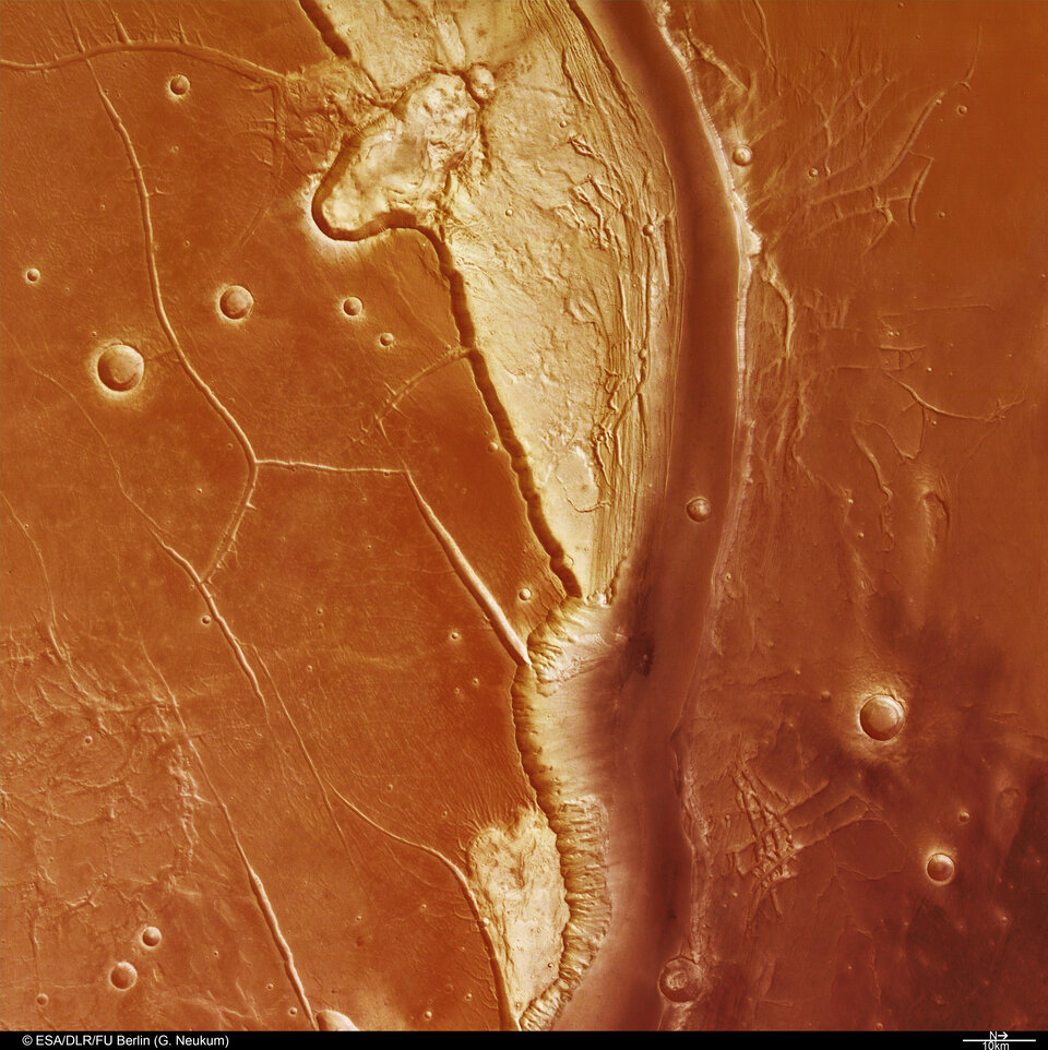 Kasei Valles, colour view of Northern branch