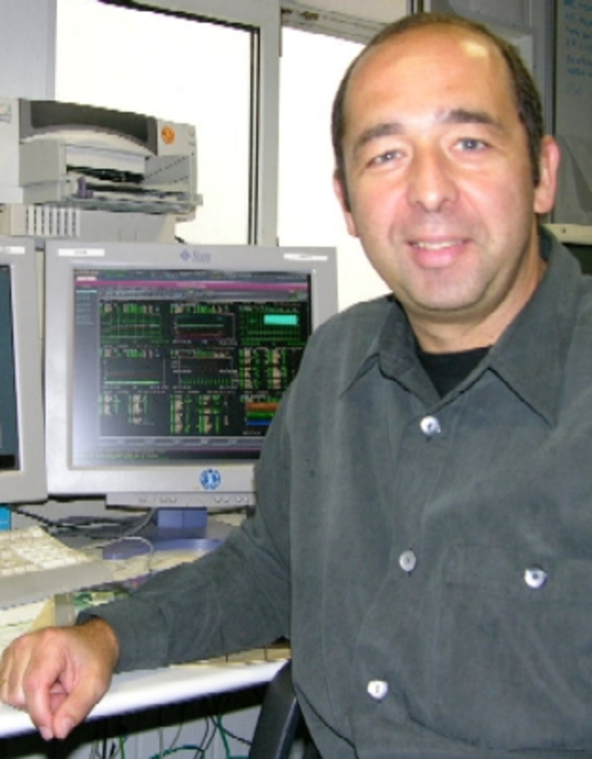 Octavio Camino-Ramos: "flight control team providing 24-hour monitoring"
