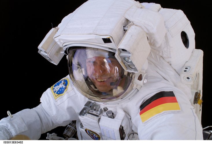 Thomas Reiter during ISS spacewalk on 3 August 2006