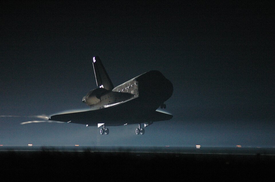 L'atterraggio dello Shuttle Atlantis al rientro dallo spazio il 21 settembre 2006