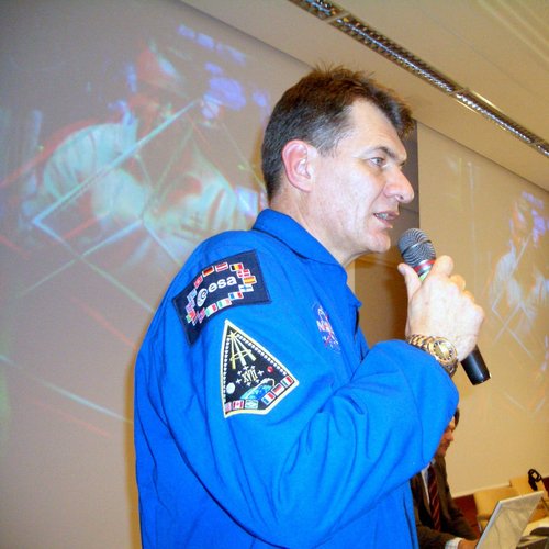 ESA astronaut Paolo Nespoli speaks with his colleague Thomas Reiter on the ISS