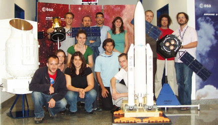 Jóvenes científicos participan en el programa de prácticas del Centro de Astronomía de la ESA en Villanueva de la Cañada, Madrid