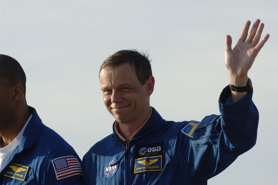 STS-116 crew arrive for the final training at NASA's Kennedy Space Center, in Cape Canaveral, Florida