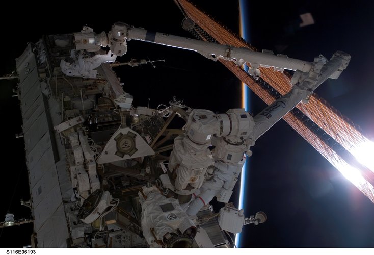 Fuglesang and Curbeam during the second STS-116 spacewalk