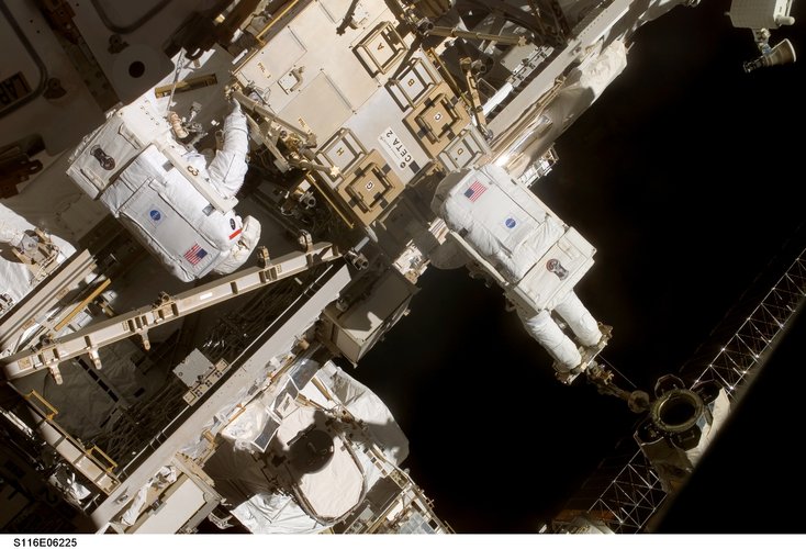 Fuglesang and Curbeam during the spacewalk