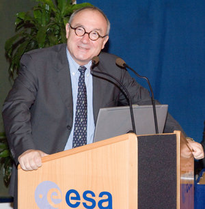 ESA's Director General, Mr. J.-J. Dordain during the ESA Awards Programme 2005