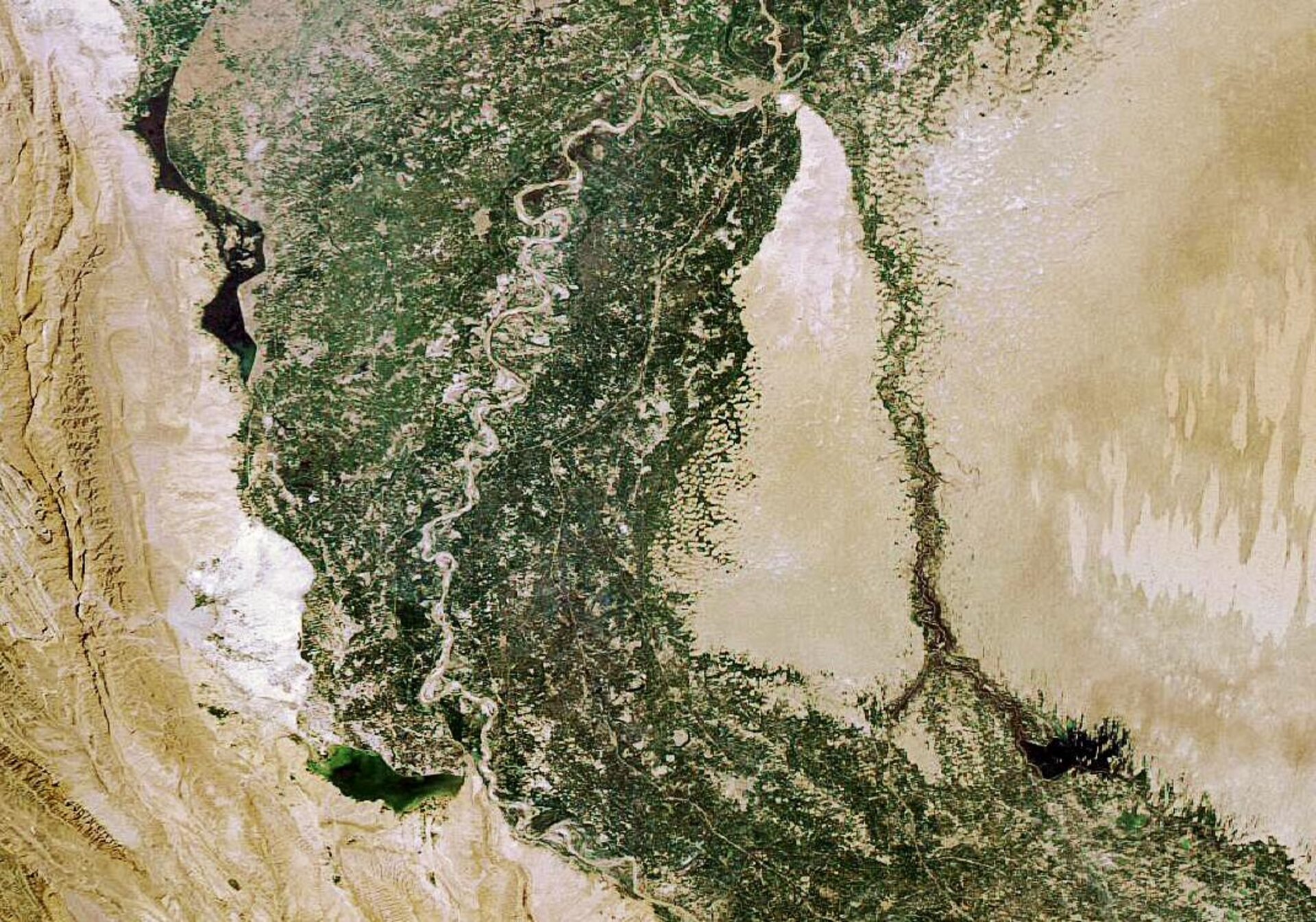 Indus River Valley captured by Envisat