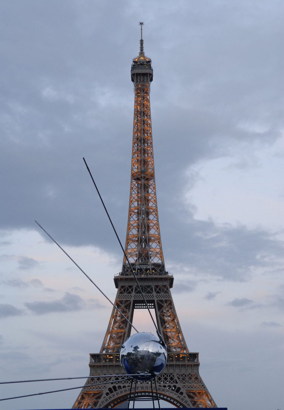 A model of the Sputnik shown at Paris-Trocadéro