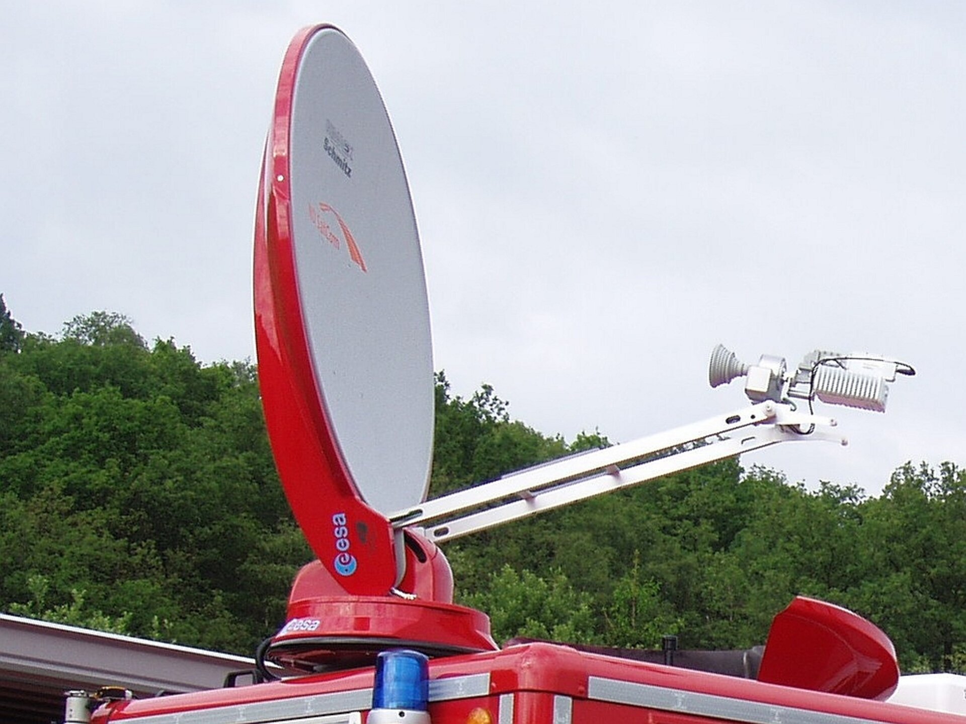 Mobile communications antenna