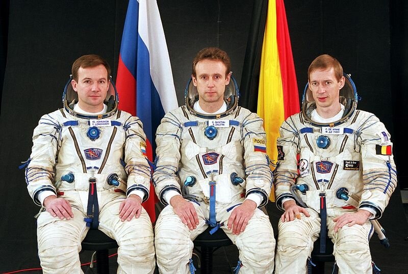 Soyuz TMA-1 crew with, l-r, Yuri Lonchakov, Sergei Zalyotin and Frank de Winne