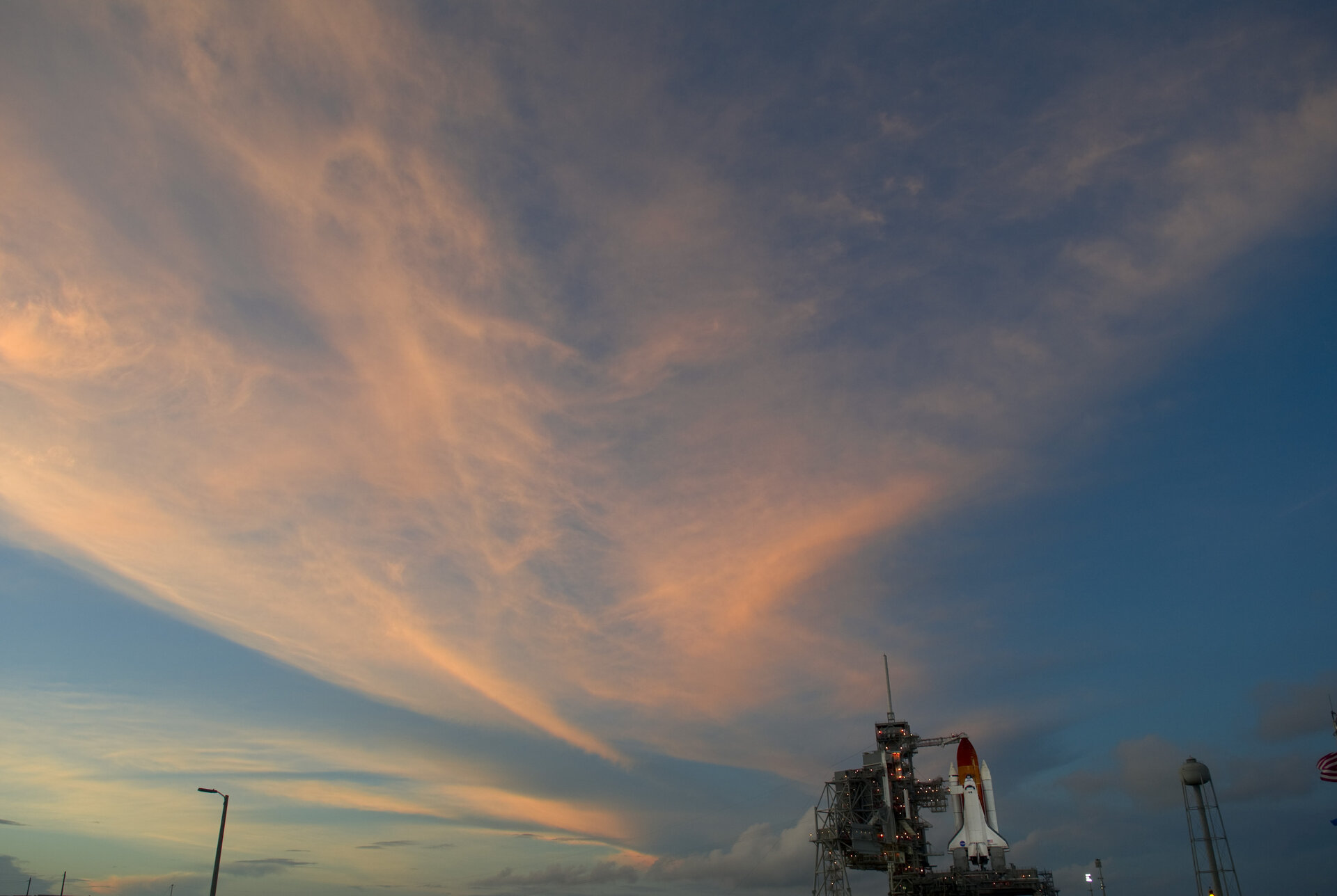 Discovery shuttle ready for lift off