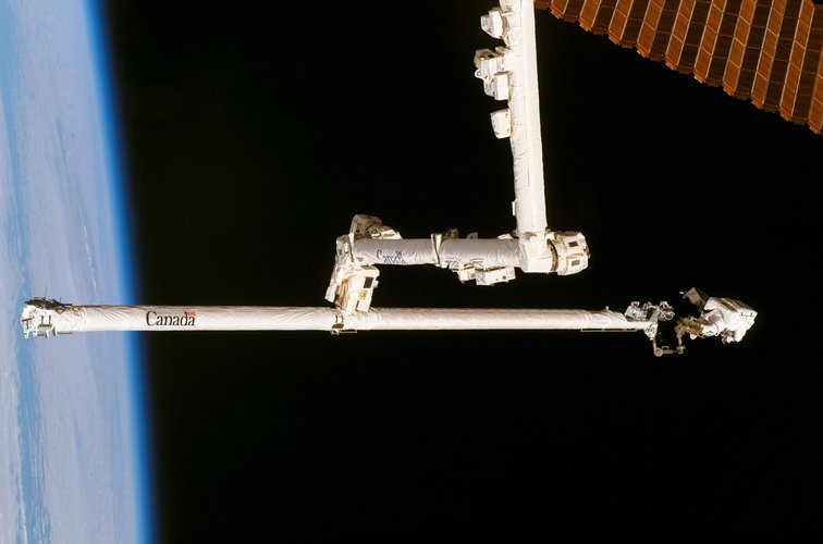 Spacewalk to repair the Station's torn solar array