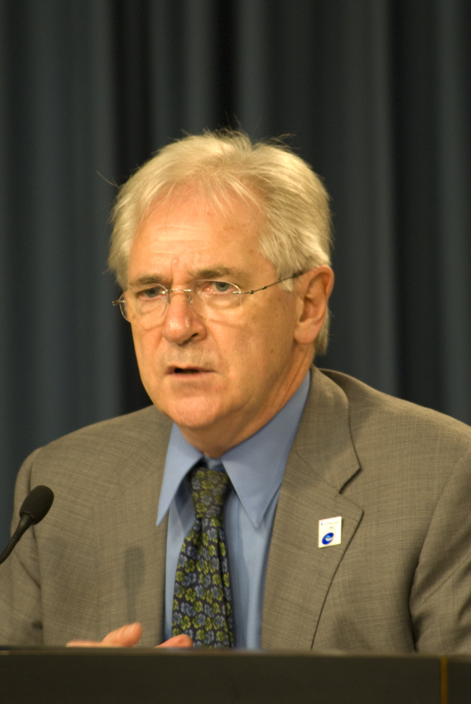 Alan Thirkettle during the ESA press briefing at Kennedy Space Center ahead of the Columbus Mission