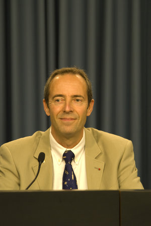 ESA astronaut Jean-François Clervoy during the ESA press briefing at KSC