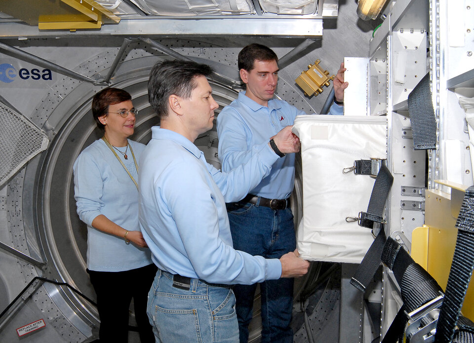 ISS crews train for ATV operations at the European Astronaut Centre
