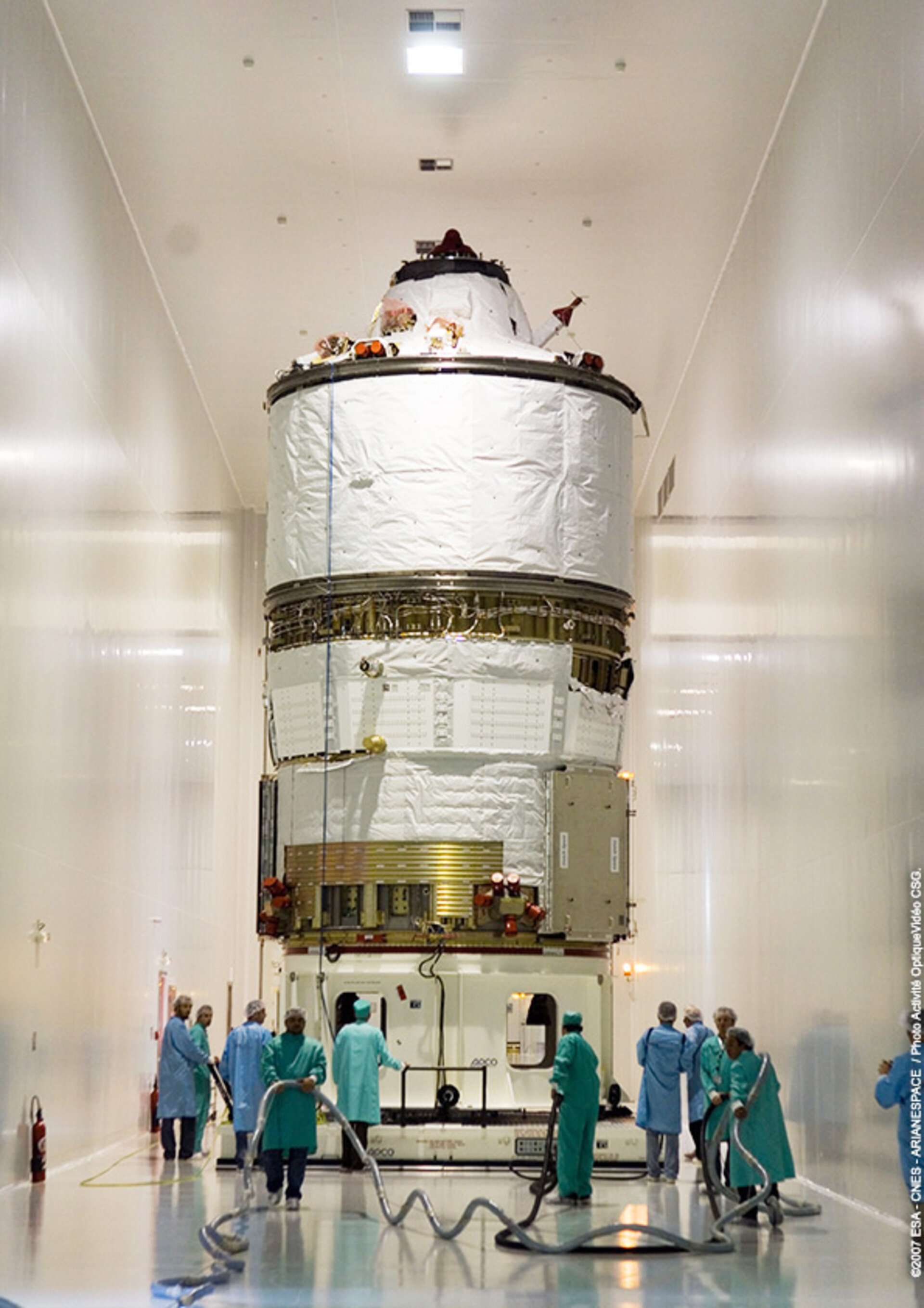 Jules Verne ATV is moved from the S5C hall to S5B - here ATV will be loaded with Russian propellants