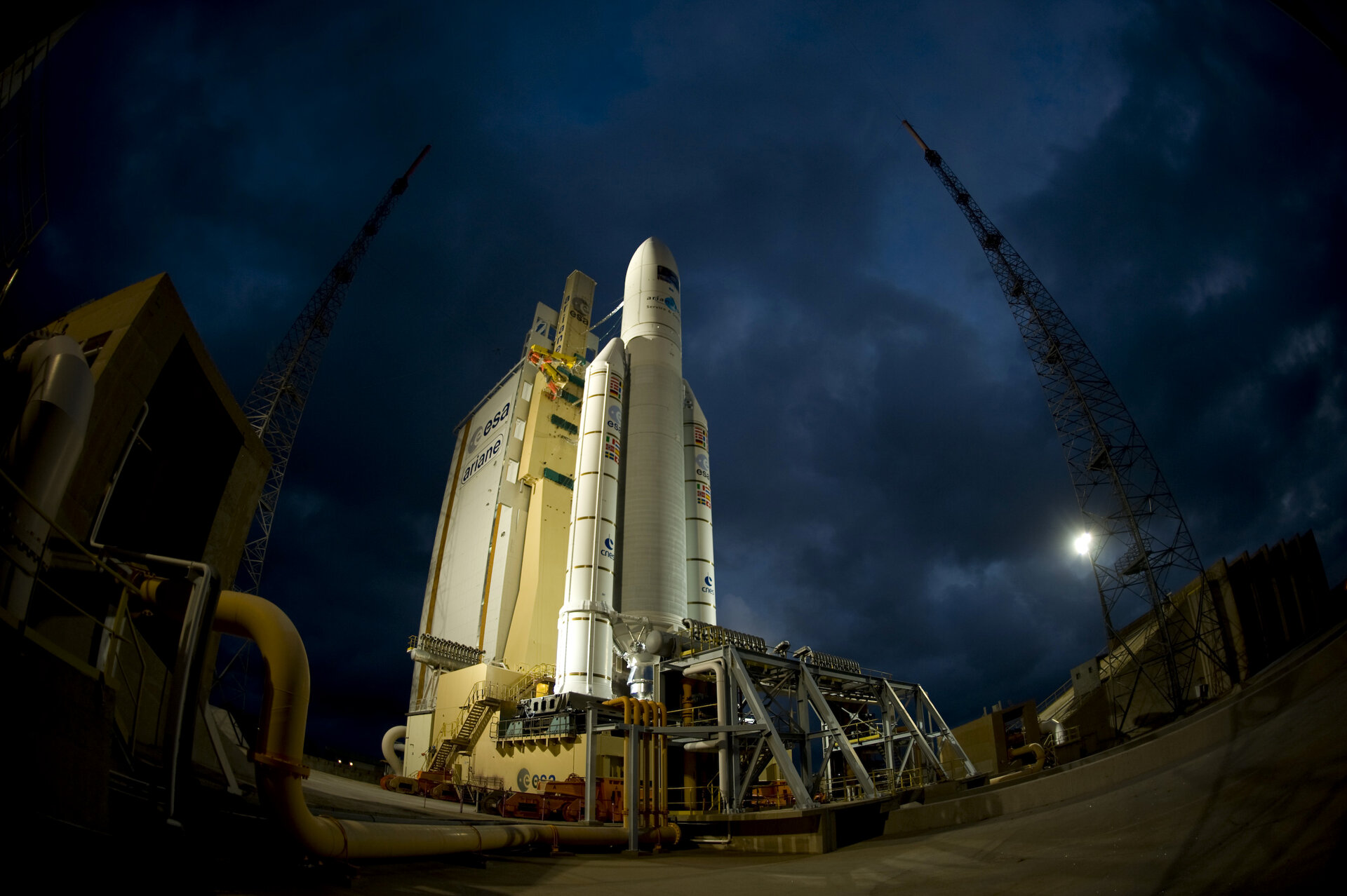 The Ariane 5 ES-ATV launcher, on its mobile launch table