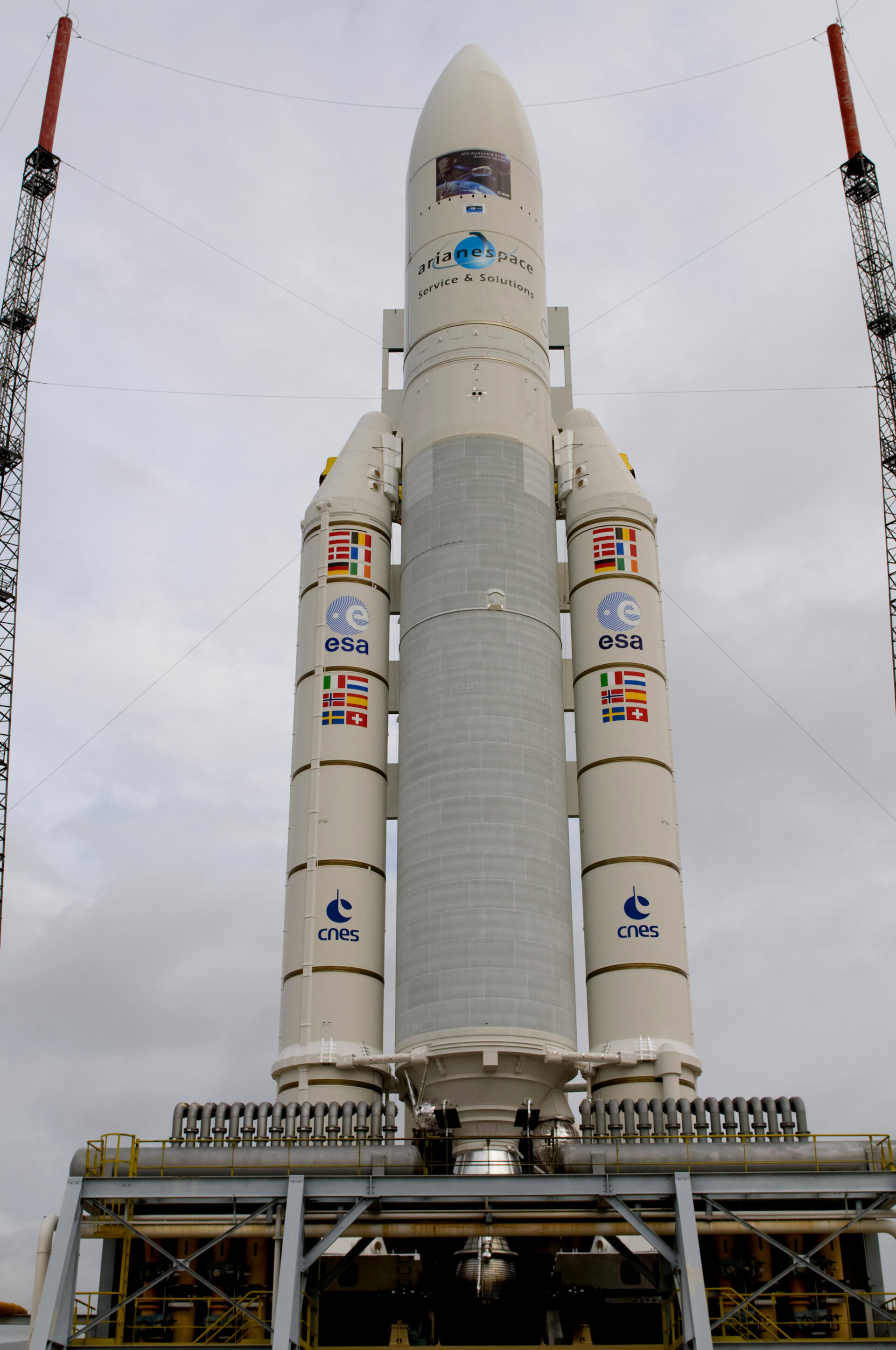 The Ariane 5 ES-ATV launcher, on its mobile launch table