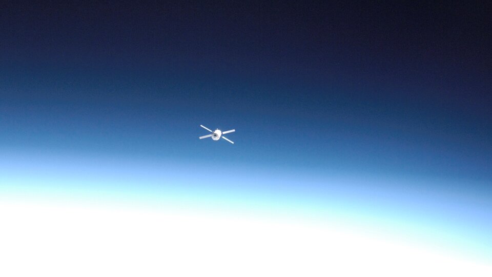 First ATV, Jules Verne, approaches Space Station 2008