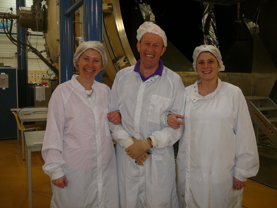 Isabelle Domken, Martin Broen et Sylvie Liebecq maken deel uit van het team dat Planck voor de FOCAL 5-tests heeft klaargemaakt