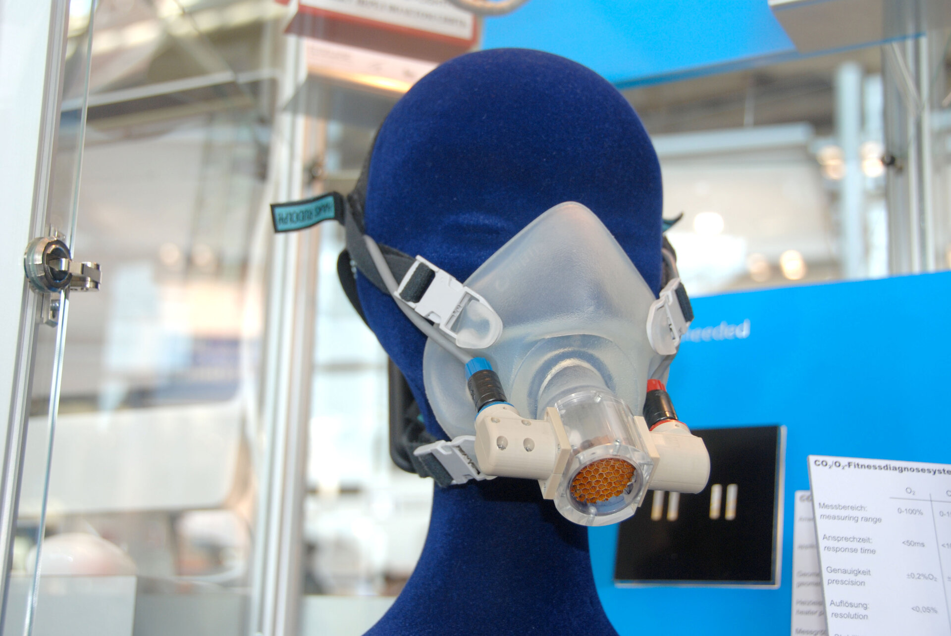 Space sensor for human breath analysis