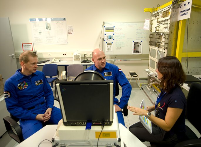 ESA astronauts Frank De Winne and Andre Kuipers during Neurospat training at EAC