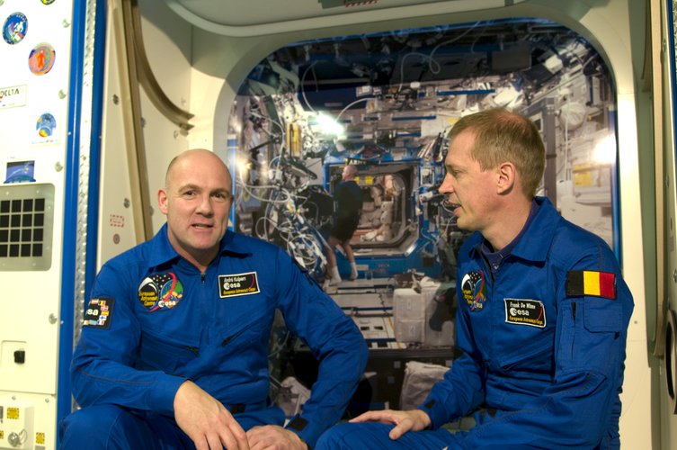 ESA astronauts Frank De Winne and Andre Kuipers visit EAC for experiment training