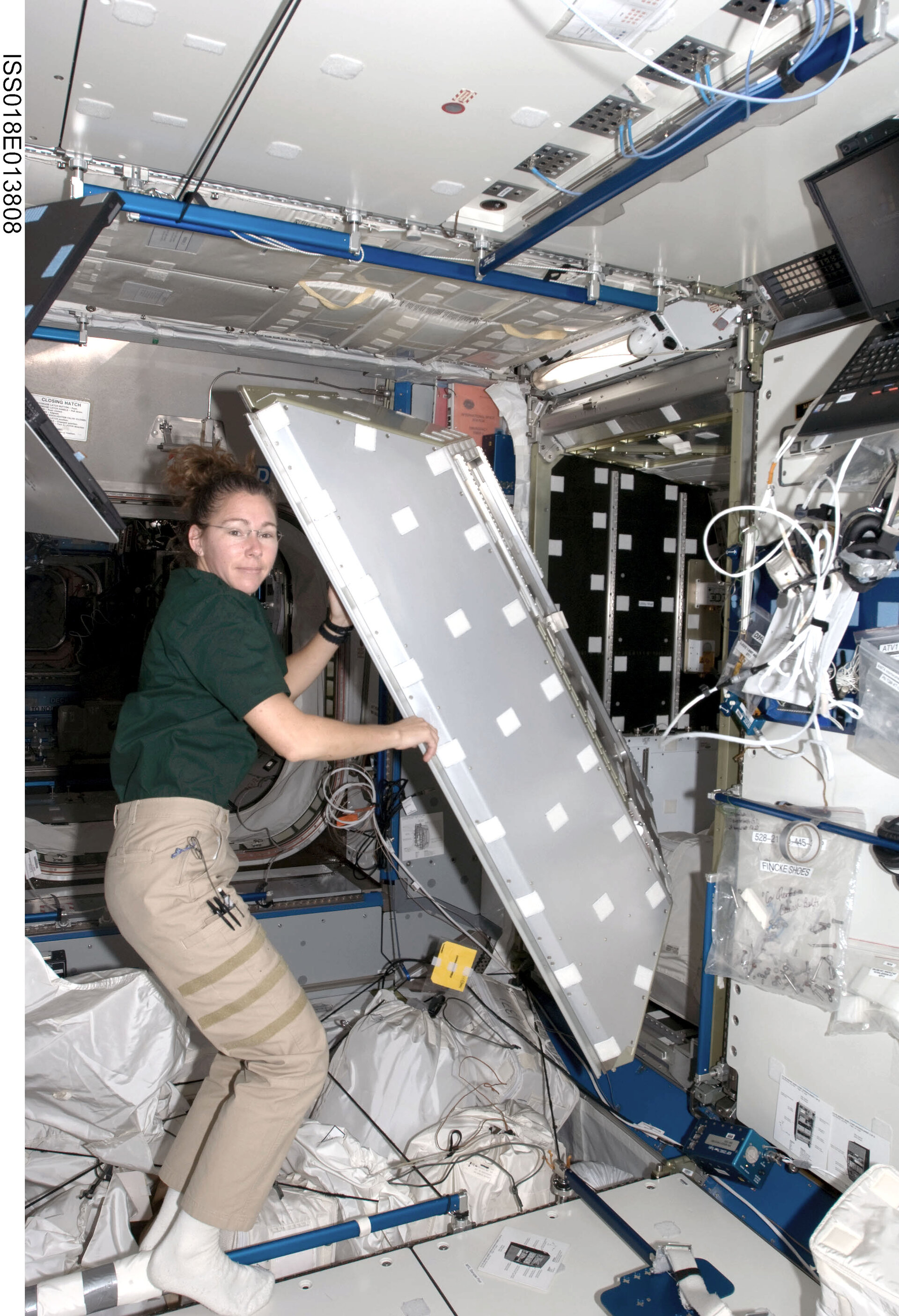 Adding a new crew quarters compartment inside Node 2