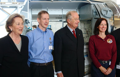 Frank De Winne with Albert II King of the Belgians and Queen Paola