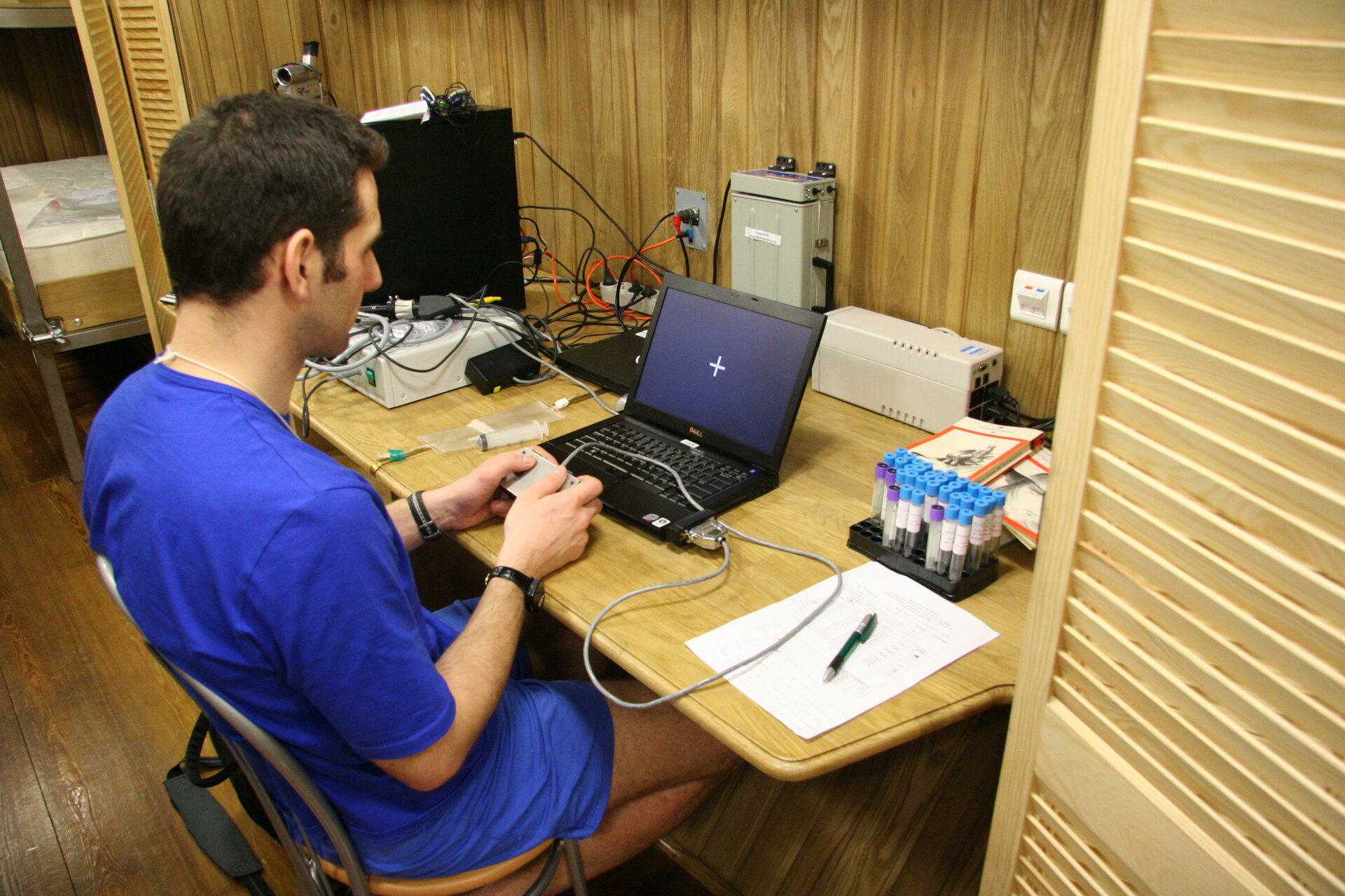 Oliver Knickel works on one of the Mars500 experiments