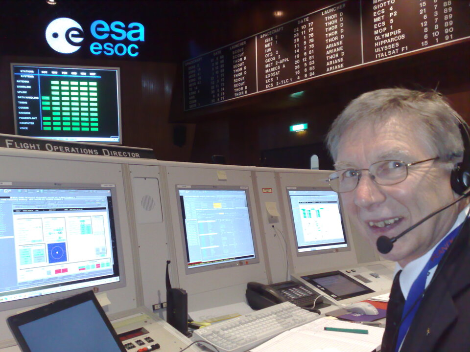 ESA Flight Director John Dodsworth in MCR during Herschel-Planck launch on Ariane V188, 14 May 2009