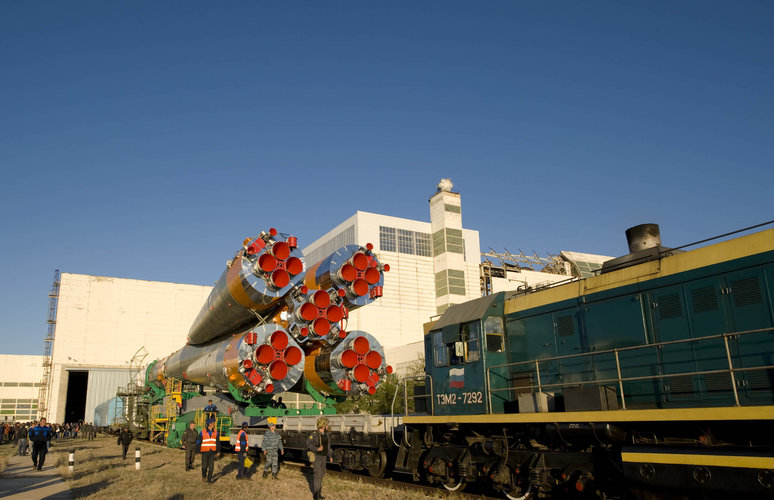 Roll-out of the Soyuz launcher