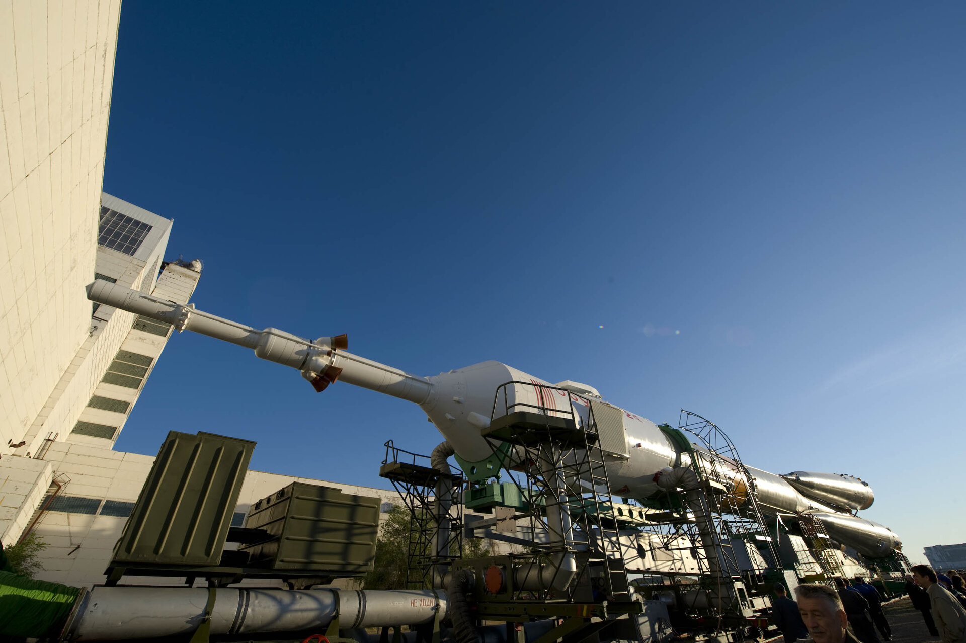 Roll-out of the Soyuz launcher