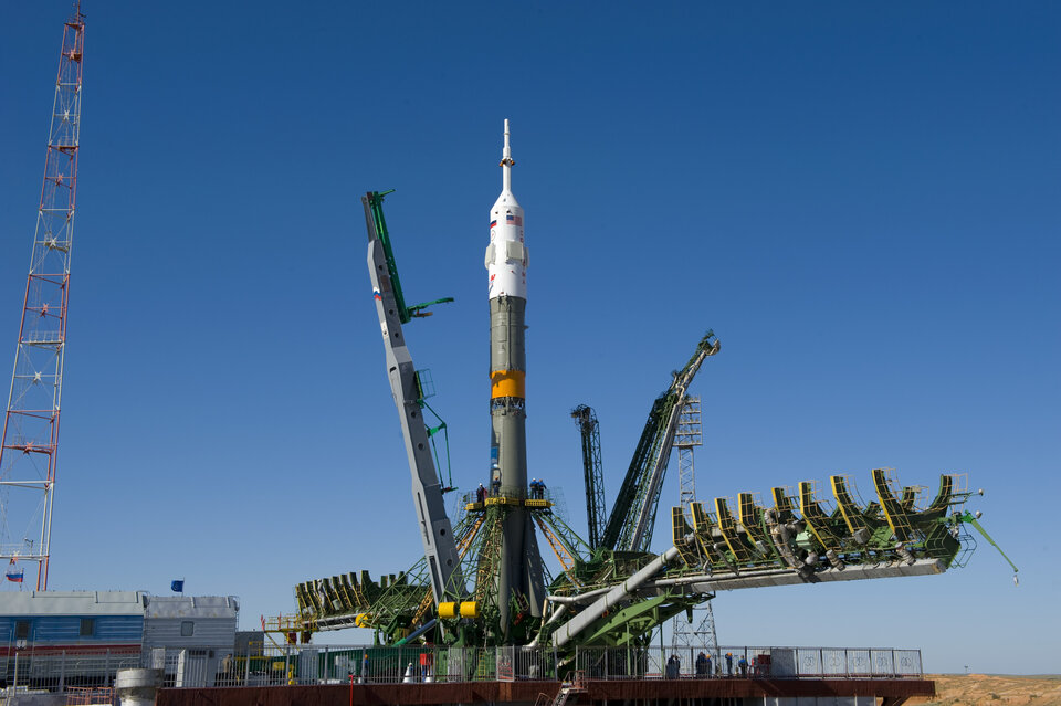 Soyuz launcher is erected on the launch pad