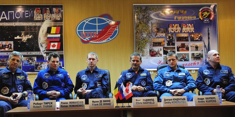 Soyuz TMA-15 crew and back-up crew at the pre-launch press conference