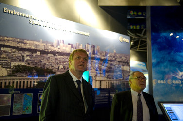 Mr Dordain and Mr Hulsroj visit the ESA Pavilion