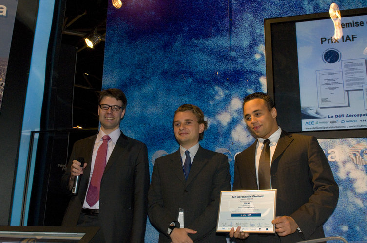 Prizegiving ceremony for the Student Aerospace Challenge in the ESA Pavilion at Le Bourget