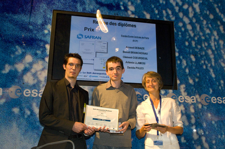 Prizegiving ceremony for the Student Aerospace Challenge in the ESA Pavilion at Le Bourget