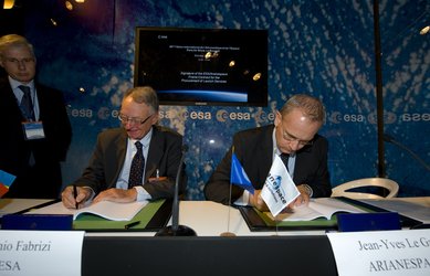 Signature of the ESA/Arianespace Frame Contract for the Procurement of Launch Services