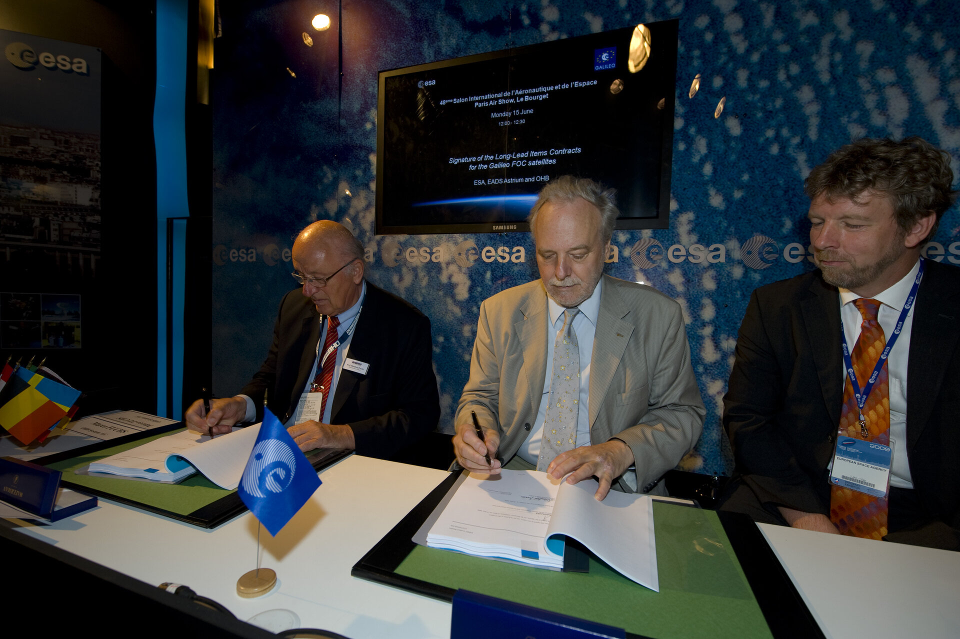 Signature of the Long-Lead Items Contracts for the Galileo FOC satellites
