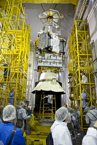 SMOS mated to upper stage